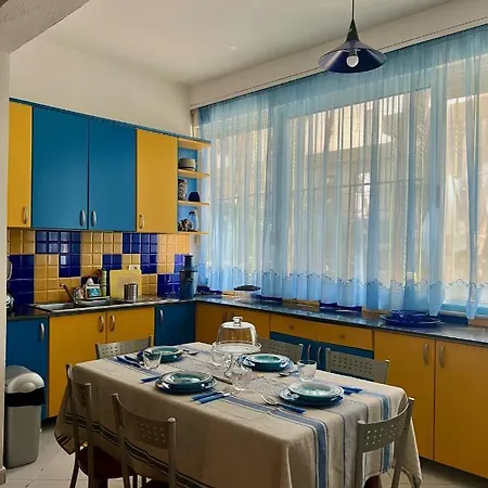 'marina' Apartment, Mali I Robit גולם