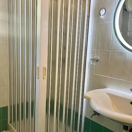 Apartment 'marina' Apartment, Mali I Robit Golem (Tirana)